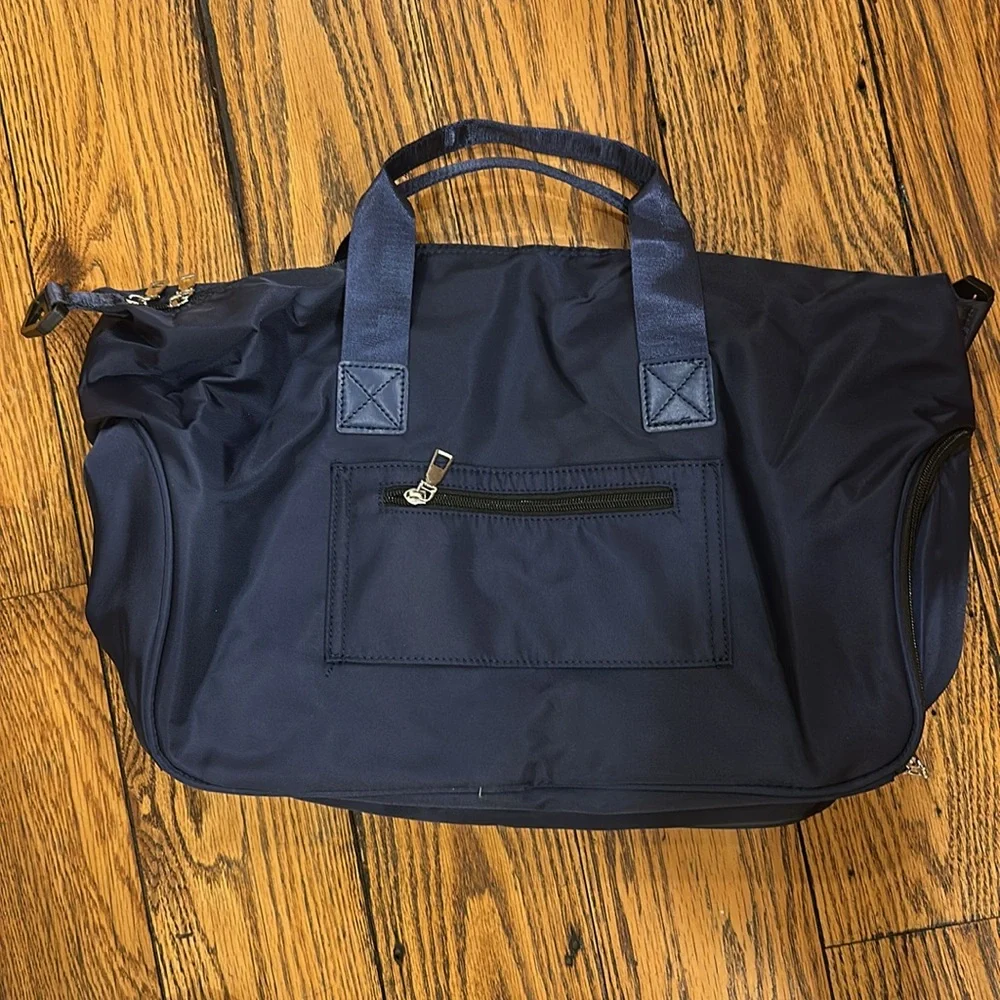 NEW🏈TENNESSEE TITANS NAVY BLUE GYM BAG/ DUFFEL WITH LOGO AND SHOULDER STRAP